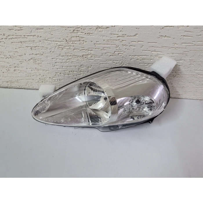 FİAT GRANDE PUNTO SOL ÖN FAR SARI SOKET SIFIR 2005-2008