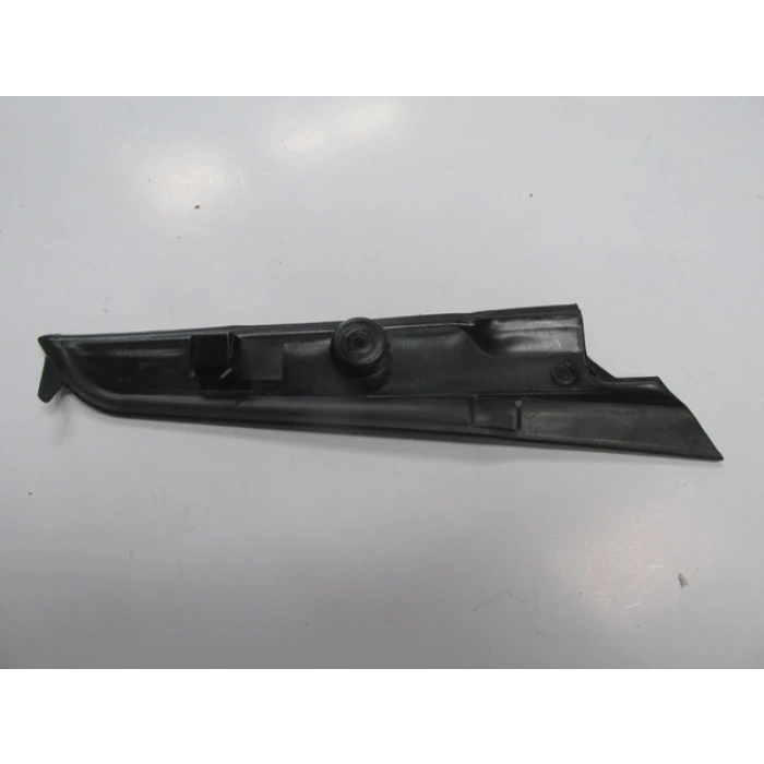 FIAT LINEA CLASSIC- 06/15; ÖN CAM KENAR PLASTİĞİ SAĞ (SİLGİ PANELİ/TESPİT PLASTİĞİ) SAĞ