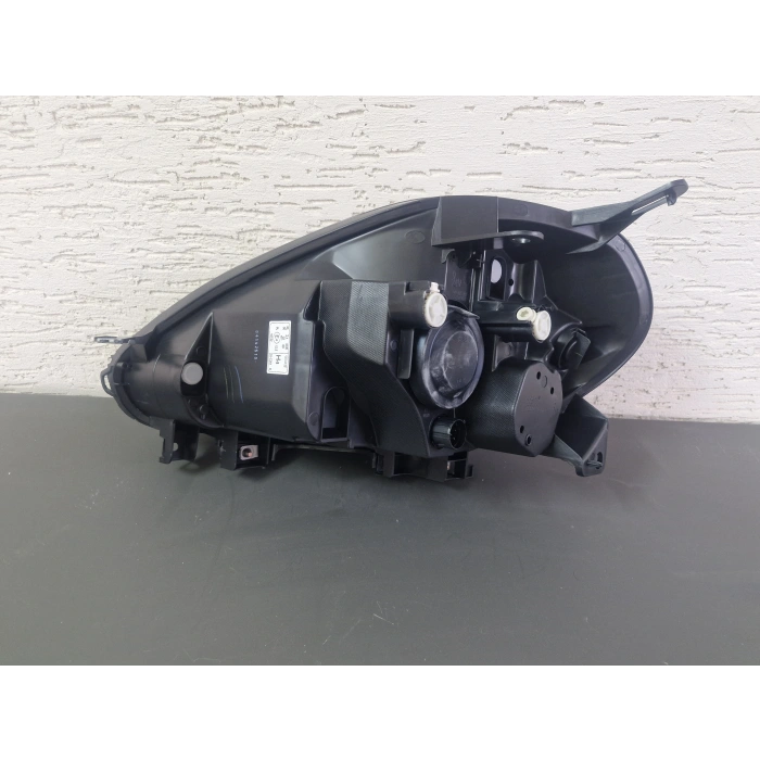 FİAT PUNTO EVO SAĞ ÖN FAR KOYU GRİ MOTORLU SIFIR 2009-2011