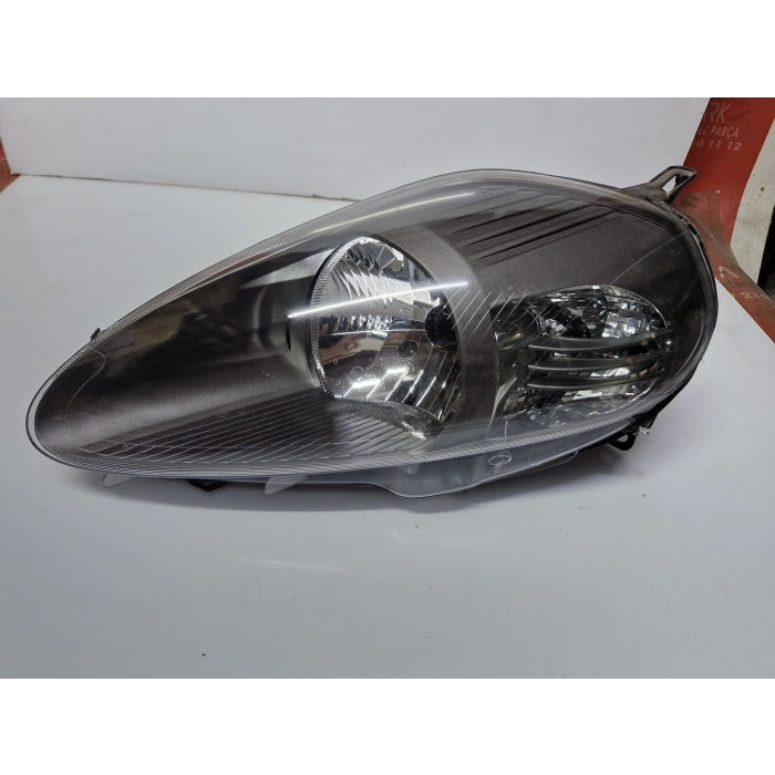 FİAT PUNTO EVO SOL ÖN FAR SİYAH SOKET SIFIR AYARINDA