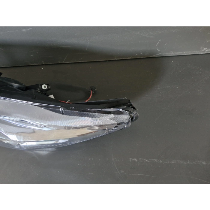 FORD FİESTA LEDLİ MERCEKLİ SOL ÖN FAR 2012-2016 SIFIR AYARINDA