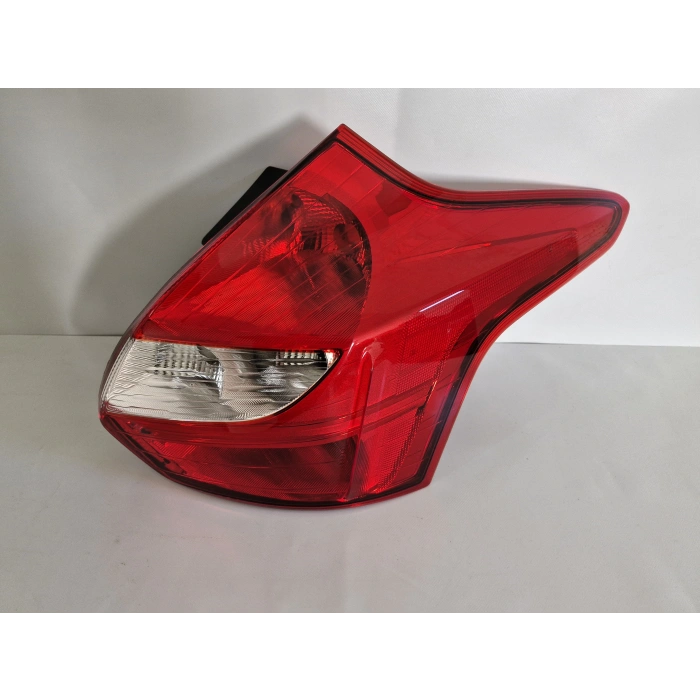 FORD FOCUS HB SAĞ ARKA STOP LAMBASI SIFIR 2011-2015