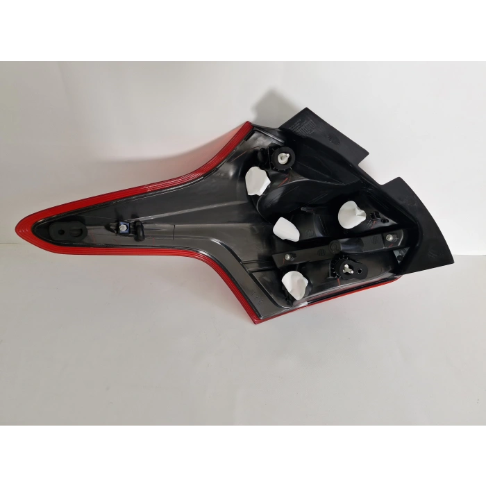 FORD FOCUS HB SAĞ ARKA STOP LAMBASI SIFIR 2011-2015