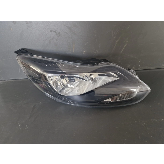 FORD FOCUS III 3 SAĞ ÖN FAR İÇİ SİYAH ZEMİN SIFIR 2011-2014