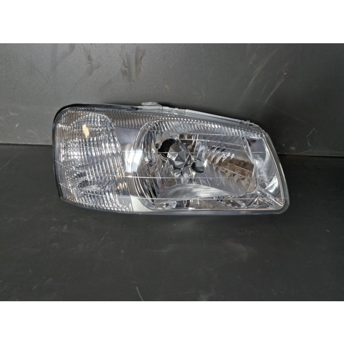 HYUNDAİ ACCENT MİLENYUM SAĞ ÖN FAR MOTORLU TİP MOTOR ÜZERİNDE DEĞİL SIFIR 2000-2002