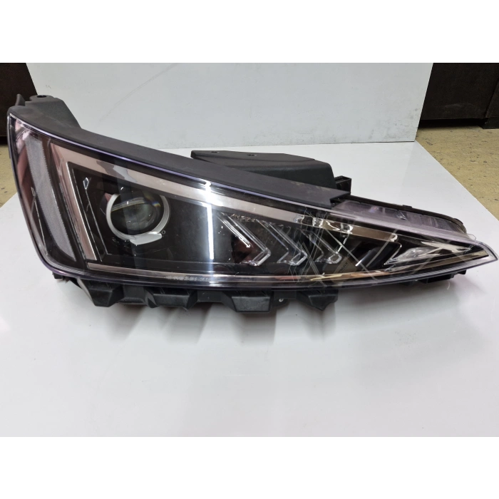 HYUNDAİ ELANTRA SAĞ ÖN FAR SIFIR AYARINDA 2018-2021