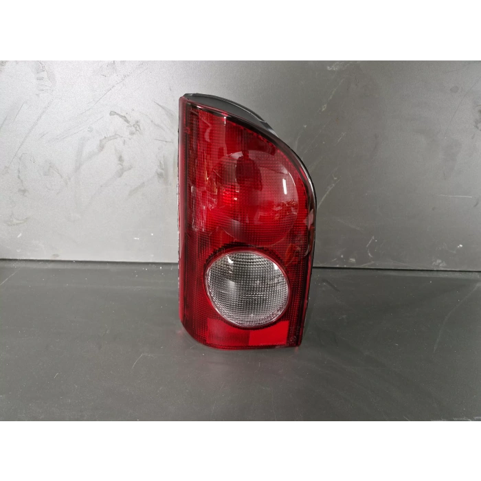HYUNDAİ H100 SOL ARKA STOP LAMBASI DUYSUZ SIFIR 1996-2005