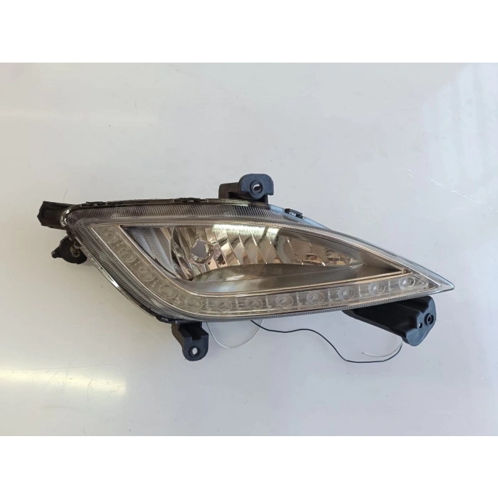 HYUNDAİ İ30 SAĞ ÖN SİS FARI LEDLİ SIFIR AYARINDA  2012-2015