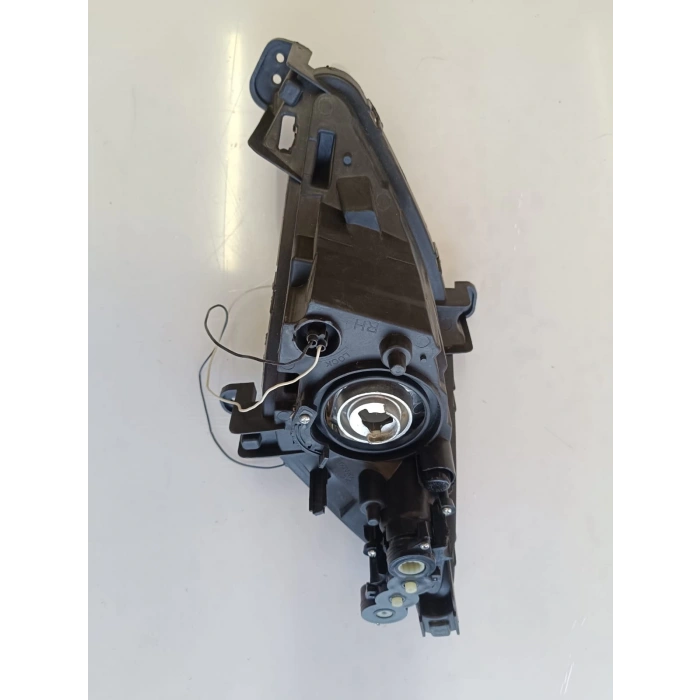 HYUNDAİ İ30 SAĞ ÖN SİS FARI LEDLİ SIFIR AYARINDA  2012-2015