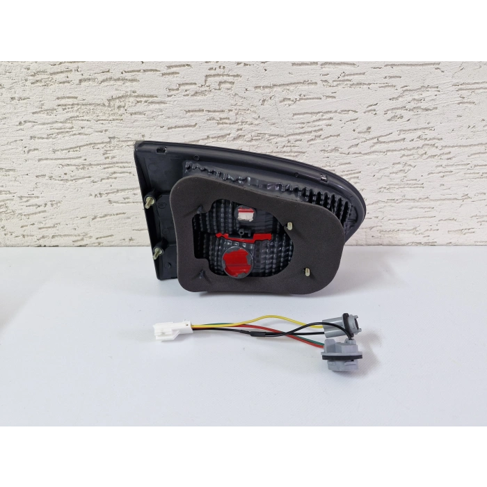 HYUNDAİ STAREX SAĞ ARKA BAGAJ İÇ STOP LAMBASI SIFIR 2005-2007