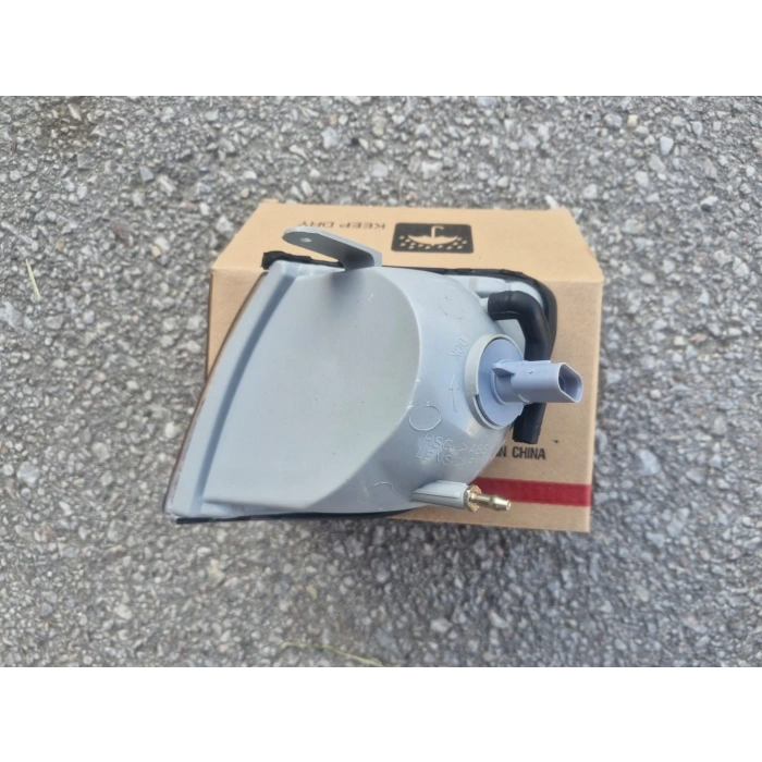 HYUNDAİ STAREX SAĞ ÖN FAR SİNYALİ DUYLU SIFIR 1997-2000