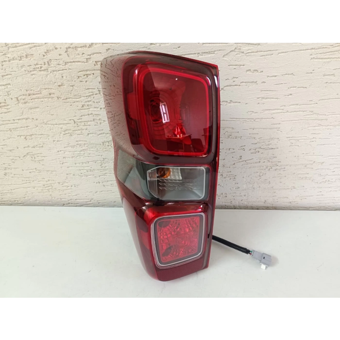 ISIZU D-MAX SAĞ ARKA STOP LEDSİZ DUYLU SIFIR 2020-2021