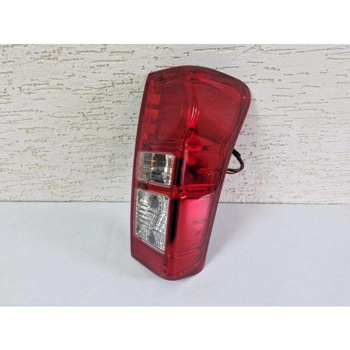 İSUZU D-MAX SAĞ ARKA STOP LAMBASI LEDLİ SIFIR 2012-2016