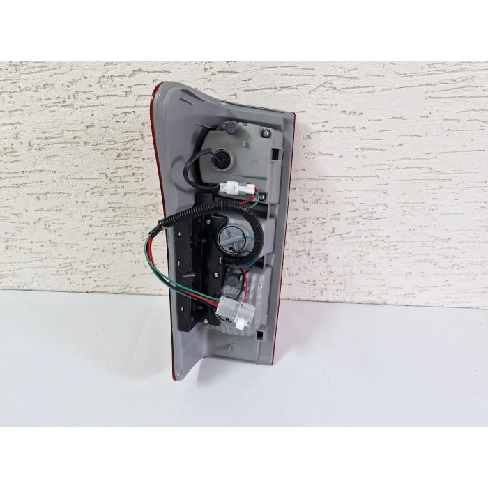 İSUZU D-MAX SAĞ ARKA STOP LAMBASI LEDLİ SIFIR 2012-2016