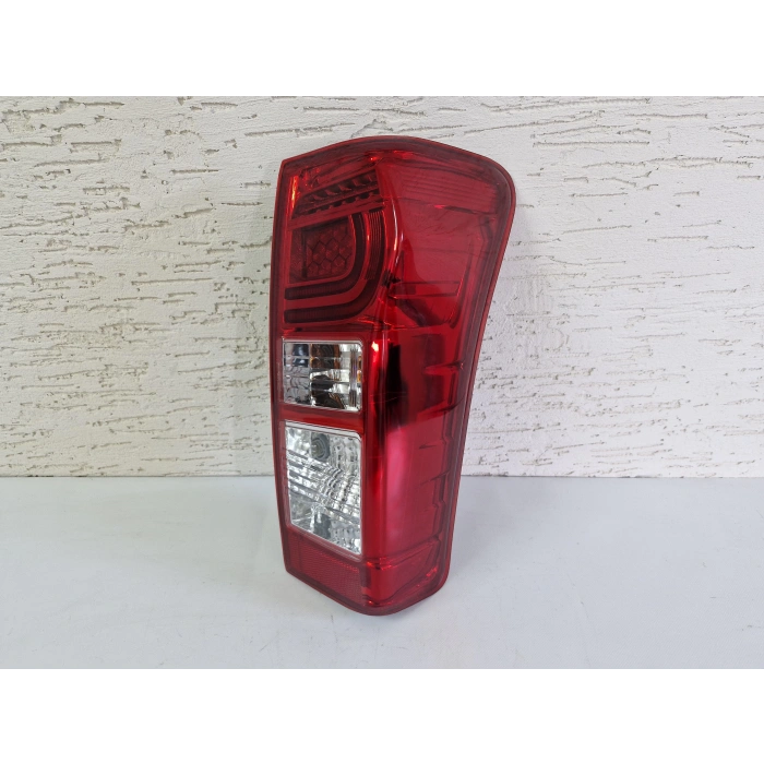 İSUZU D-MAX SAĞ ARKA STOP LAMBASI SIFIR 2017-2019