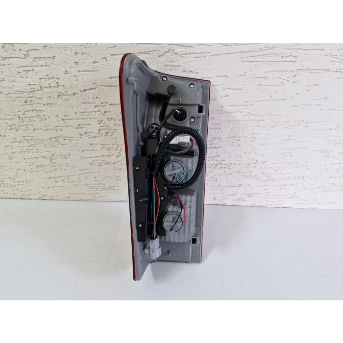 İSUZU D-MAX SAĞ ARKA STOP LAMBASI SIFIR 2017-2019