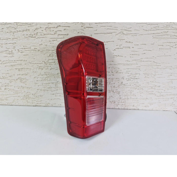 İSUZU D-MAX SOL ARKA STOP LAMBASI LEDLİ SIFIR 2012-2016