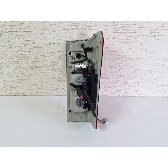 İSUZU D-MAX SOL ARKA STOP LAMBASI SIFIR 2017-2019