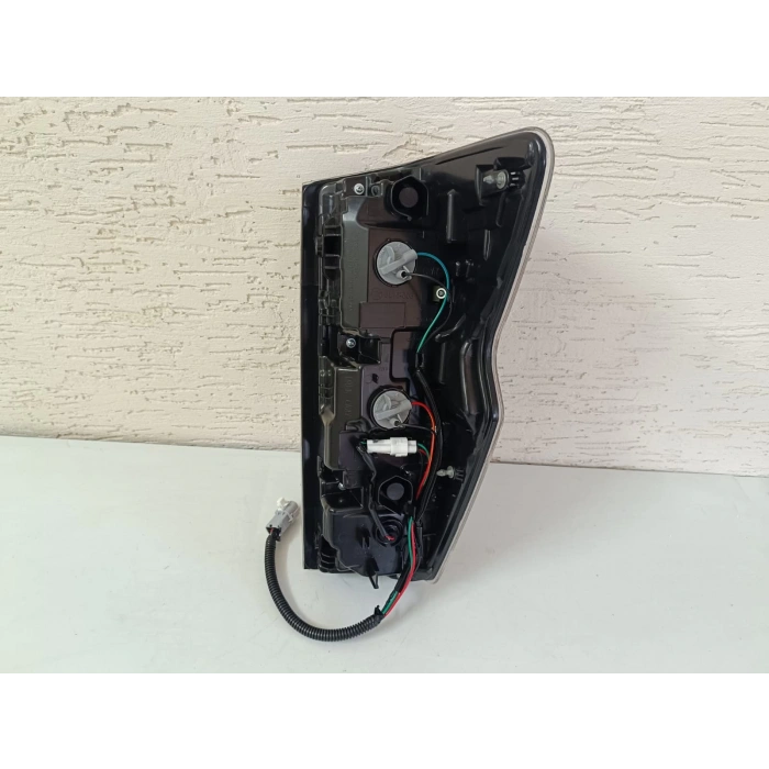 İSUZU D-MAX SOL ARKA STOP LAMBASI SIFIR 2024-2026