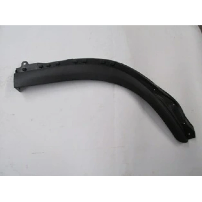 ISUZU NPR- 3D- 10/24; ÇAMURLUK AĞZI PLASTİĞİ SAĞ (BFN)