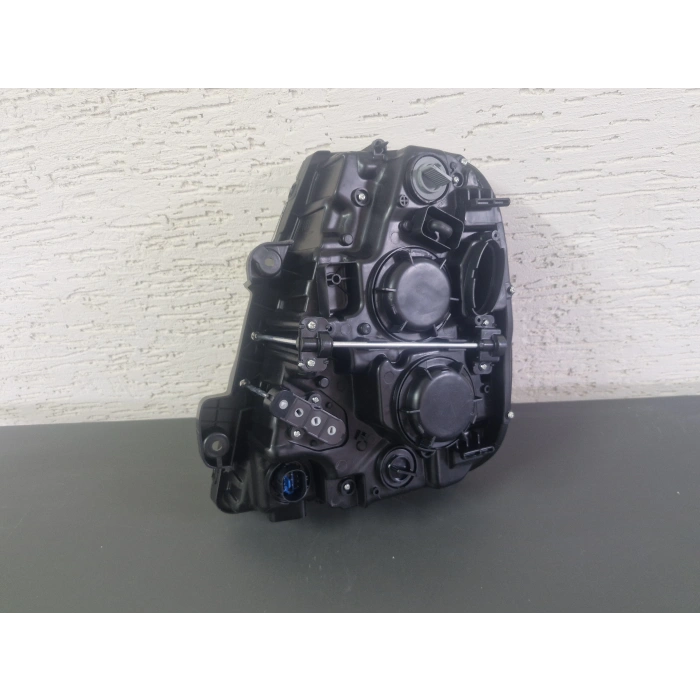 KİA BONGO SAĞ ÖN FAR MANUEL ELEKTRİKLİ SIFIR 2021-2024