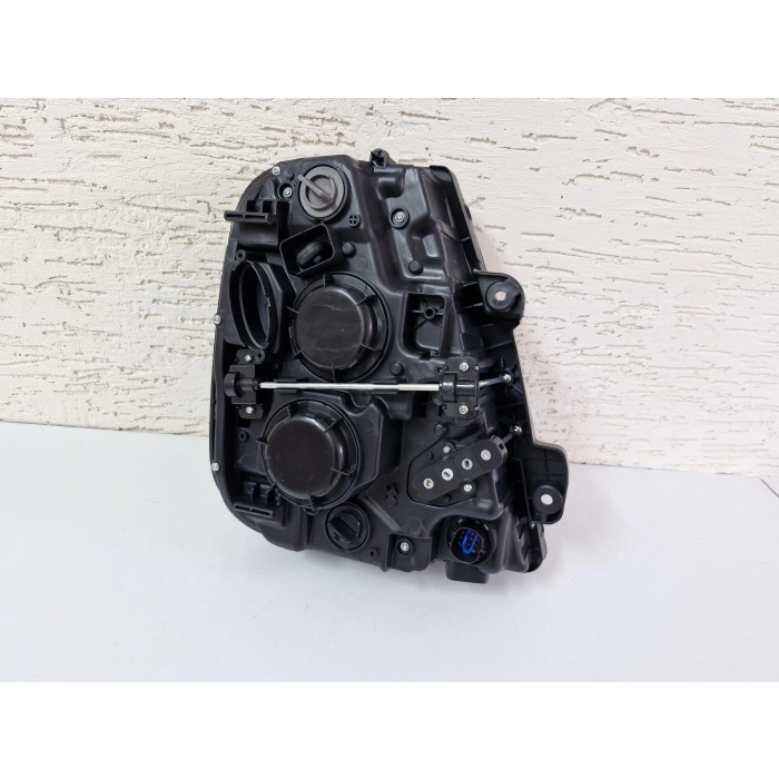 KİA BONGO SOL ÖN FAR MOTORSUZ SIFIR 2021-2024