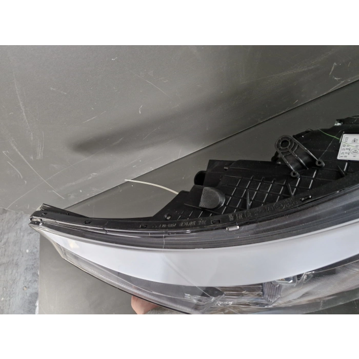 KİA CEED SAĞ ÖN FAR LEDLİ GÜNDÜZ FARLI 2012-2018 SIFIR AYARINDA