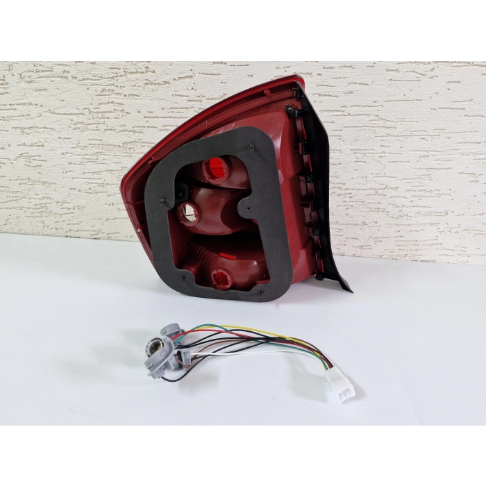 KİA CERATO SEDAN SAĞ ARKA STOP LAMBASI DUYLU SIFIR 2004-2007