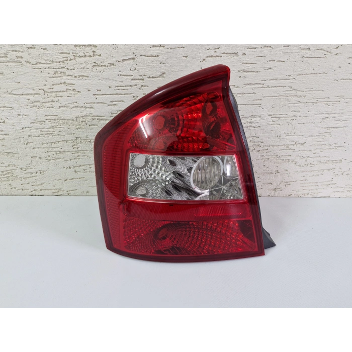 KİA CERATO SEDAN SOL ARKA STOP LAMBASI DUYLU SIFIR 2004-2007