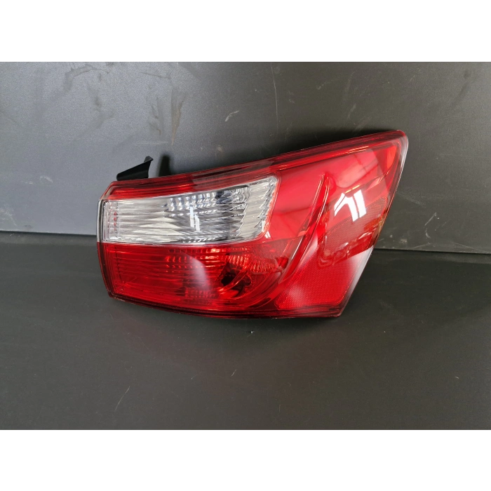 KİA RİO SEDAN SAĞ ARKA STOP LAMBASI SIFIR 2012-2017