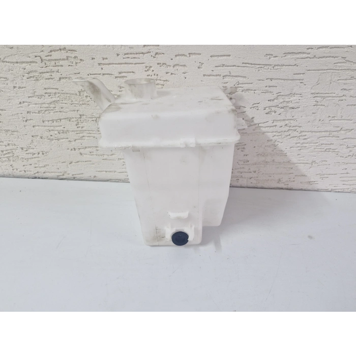 KİA RİO SİLECEK SUYU DEPOSU SIFIR 2006-2011