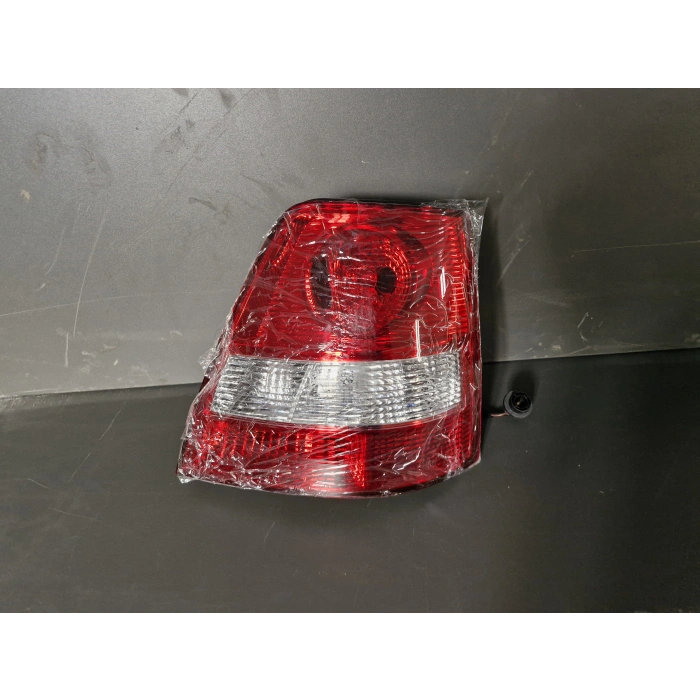 KİA SORENTO SAĞ ARKA STOP LAMBASI SIFIR 2002-2006