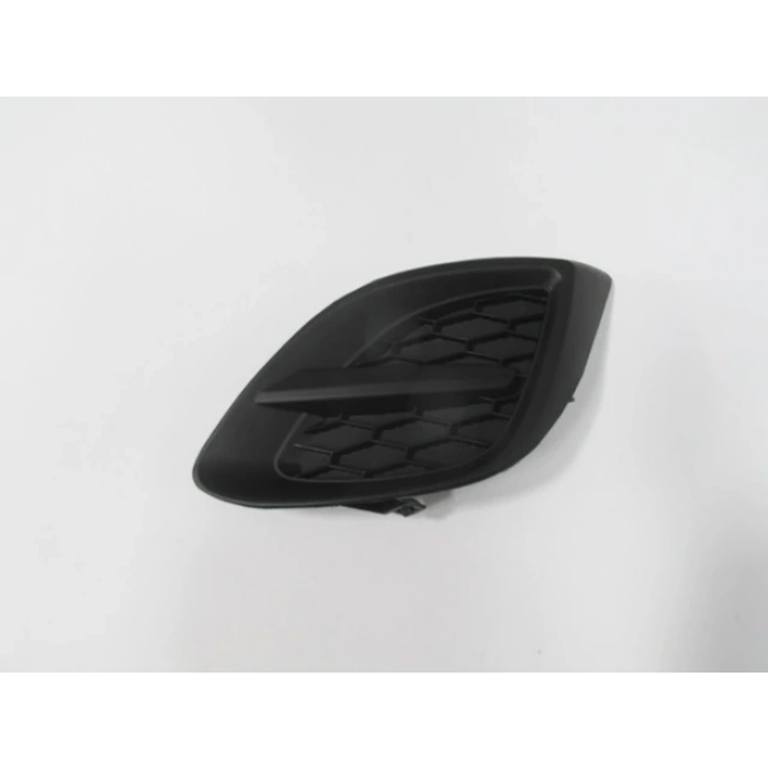 MAZDA 2- HB- 12/14; SİS LAMBA KAPAĞI SOL SİS DELİKSİZ (TYG)