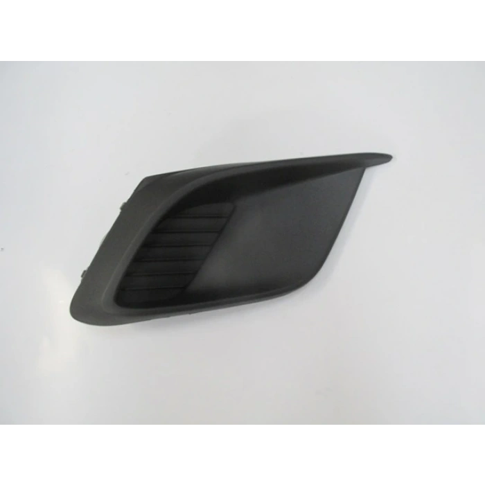 MAZDA 3- SD/HB- 14/16; SİS LAMBA KAPAĞI SAĞ SİS DELİKSİZ (TW)