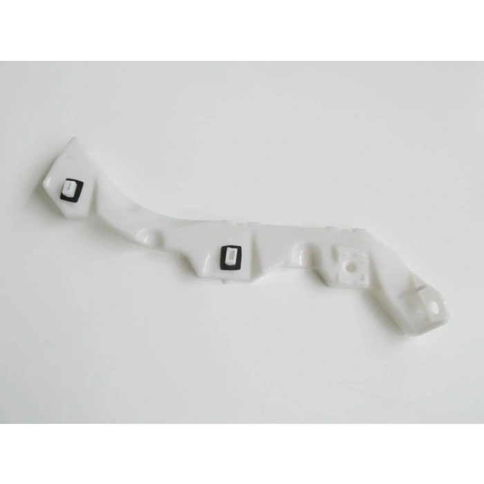 MAZDA 6- SD- 03/06; ARKA TAMPON BRAKETİ SAĞ PLASTİK (BFN)