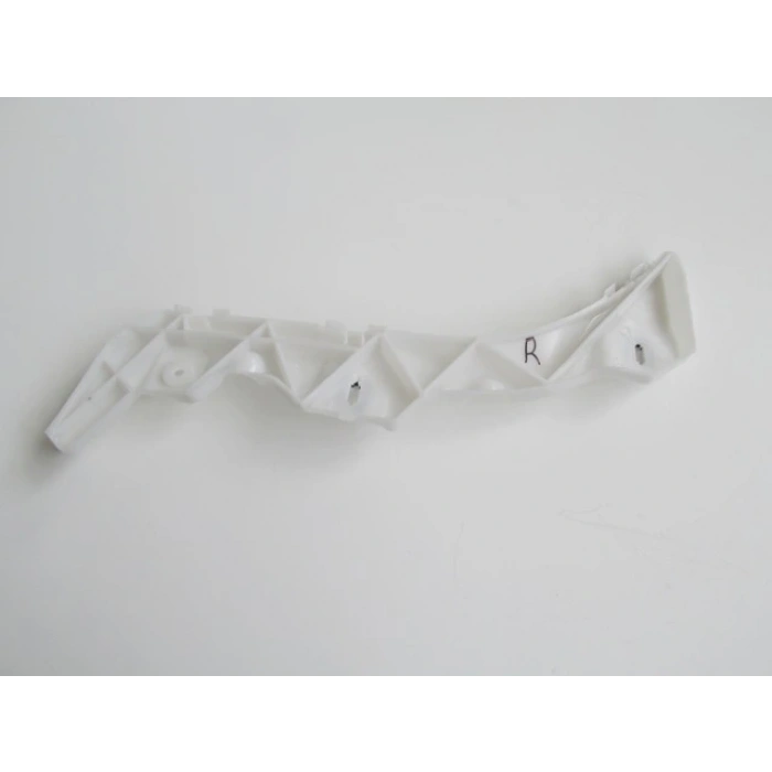 MAZDA 6- SD- 03/06; ARKA TAMPON BRAKETİ SAĞ PLASTİK (BFN)