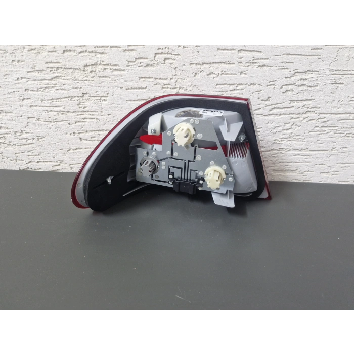 MERCEDES W210 E200 E220 SAĞ DIŞ STOP LAMBASI DUYLU SIFIR 1999-2002