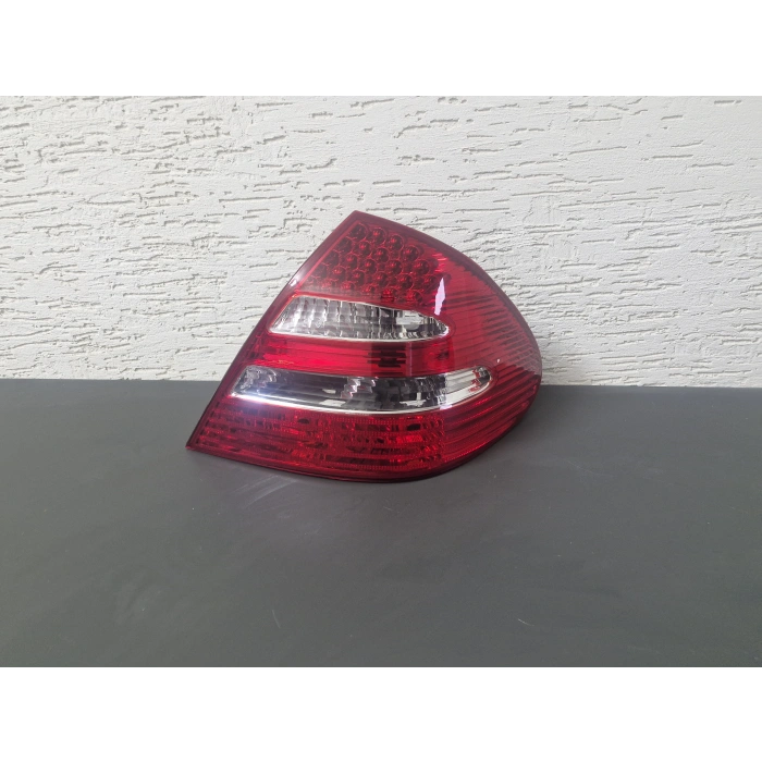 MERCEDES W211 E200 E220 AVANGARDE SAĞ ARKA STOP LAMBASI SIFIR 2002-2005