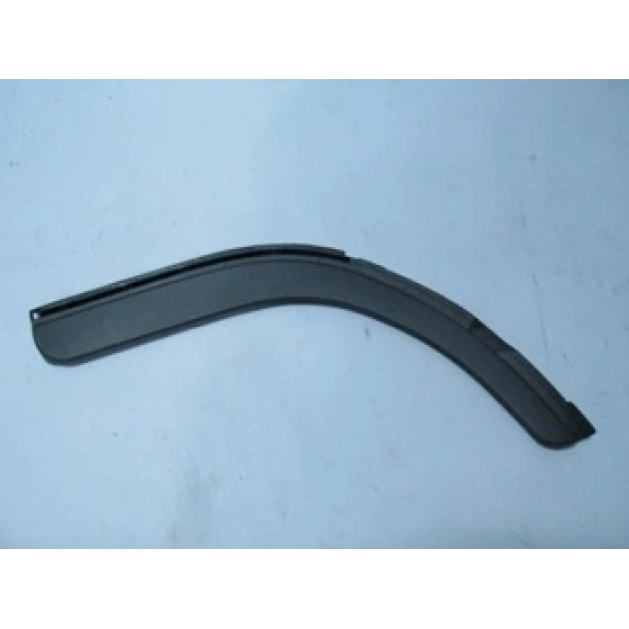 MITSUBISHI CANTER- FUSO- 06/12; ÇAMURLUK AĞZI PLASTİĞİ SAĞ (FE711) (BFN)