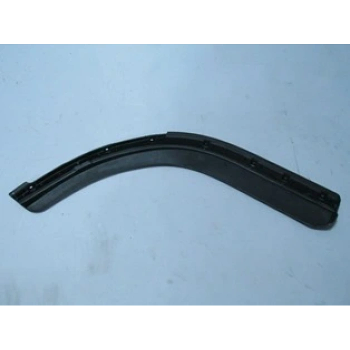 MITSUBISHI CANTER- FUSO- 06/12; ÇAMURLUK AĞZI PLASTİĞİ SAĞ (FE711) (BFN)