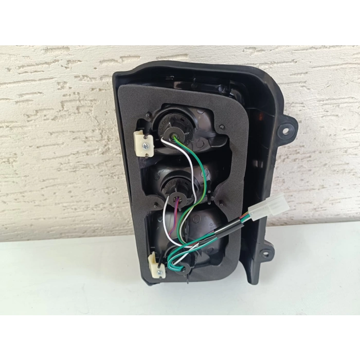 MİTSUBİSHİ L-300 SAĞ ARKA STOP LAMBASI SIFIR DUYLU 1988-2008