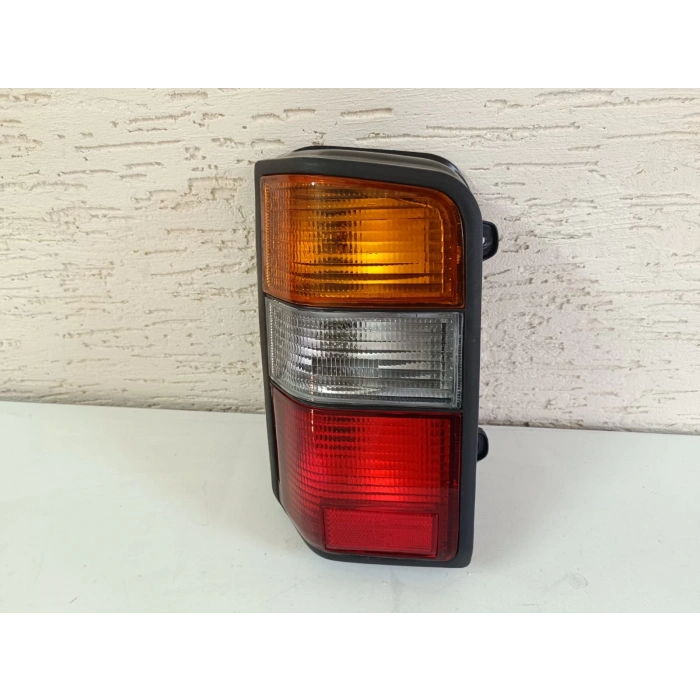 MİTSUBİSHİ L-300 SOL ARKA STOP LAMBASI SIFIR DUYLU 1988-2008