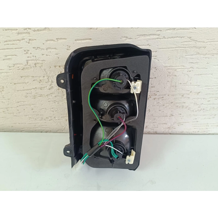 MİTSUBİSHİ L-300 SOL ARKA STOP LAMBASI SIFIR DUYLU 1988-2008