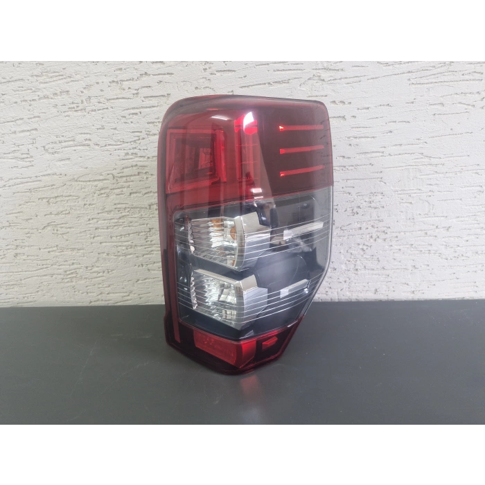 MİTSUBİSHİ L200 SAĞ ARKA STOP LAMBASI LEDLİ DUYLU 2019-2021 SIFIR AYARINDA