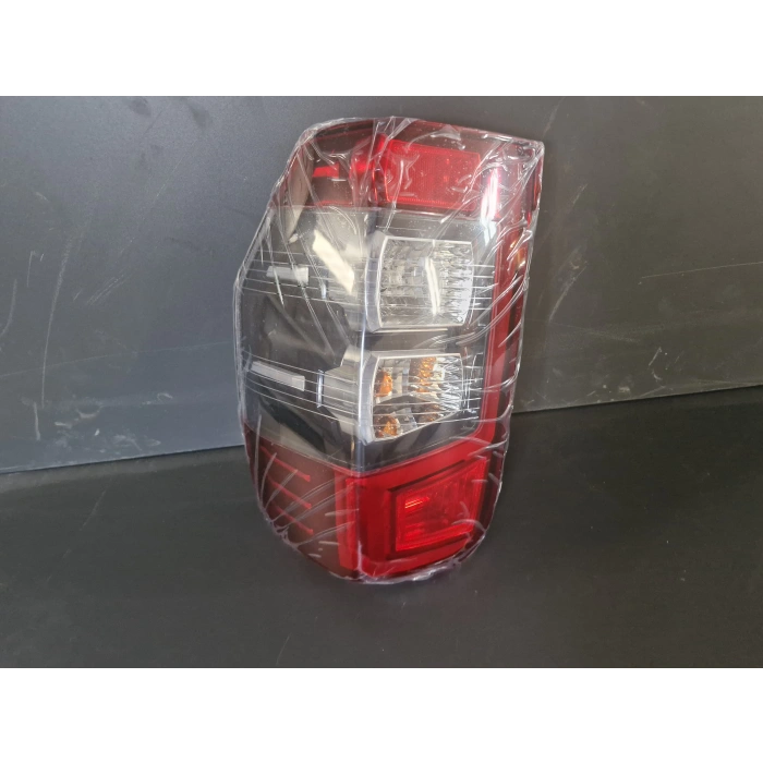 MİTSUBİSHİ L200 SAĞ ARKA STOP LAMBASI LEDLİ SIFIR 2019-2021