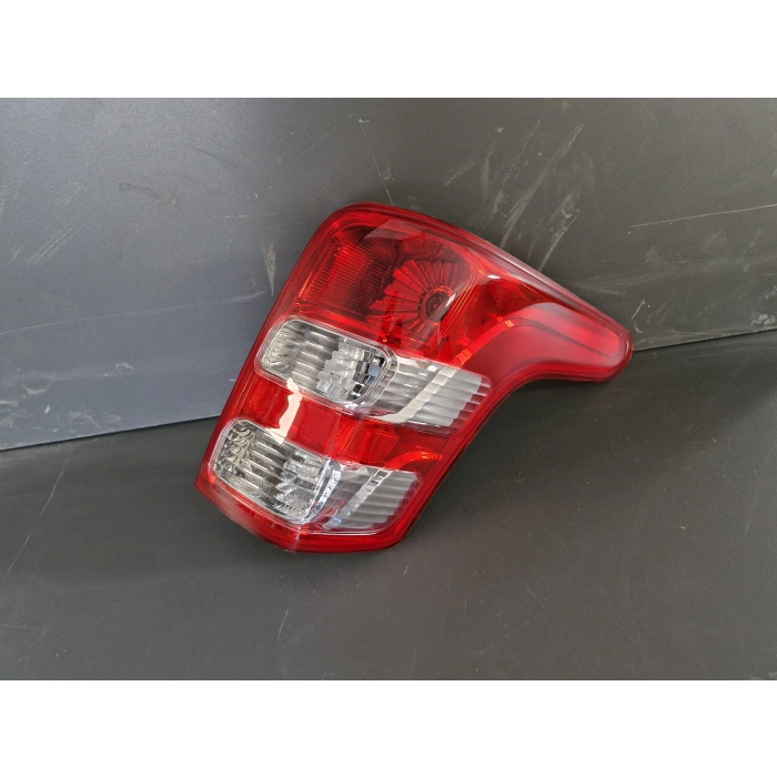 MİTSUBİSHİ L200 SAĞ ARKA STOP LAMBASI SIFIR 2015-2018