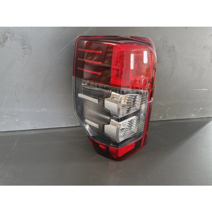 MİTSUBİSHİ L200 SOL ARKA STOP LAMBASI LEDLİ SIFIR 2019-2021