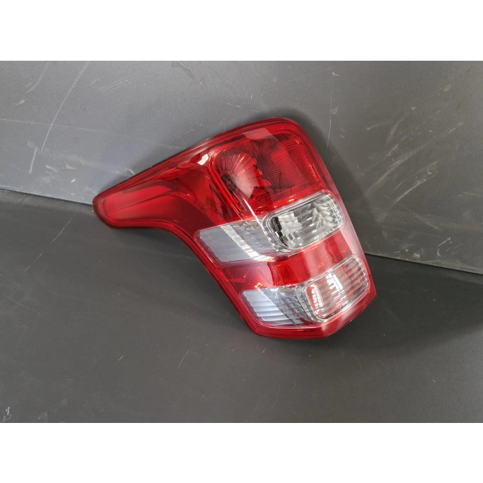 MİTSUBİSHİ L200 SOL ARKA STOP LAMBASI SIFIR 2015-2018