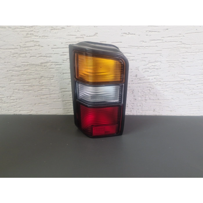 MİTSUBİSHİ L300 SOL ARKA STOP LAMBASI DUYSUZ SIFIR 1987-1997