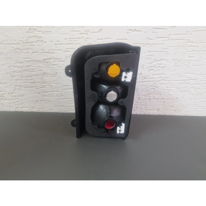 MİTSUBİSHİ L300 SOL ARKA STOP LAMBASI DUYSUZ SIFIR 1987-1997